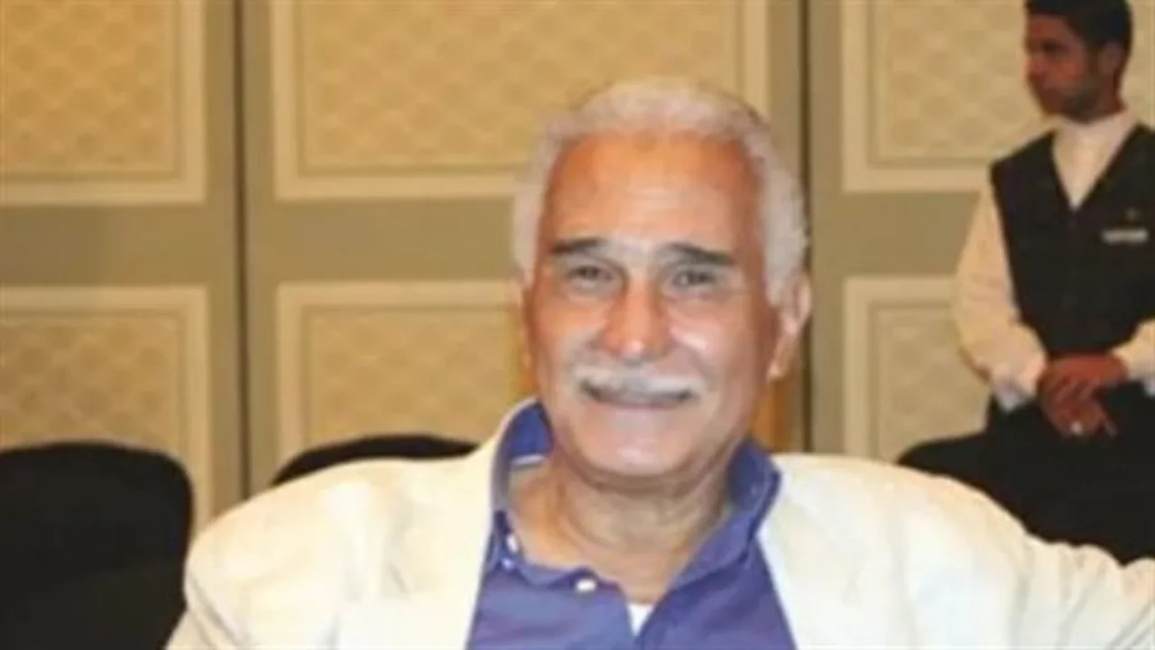 بشقيها الحقيقي والمزيف.. حقيقة تداول صور الفنان عبد الرحمن أبو زهرة المثيرة للجدل